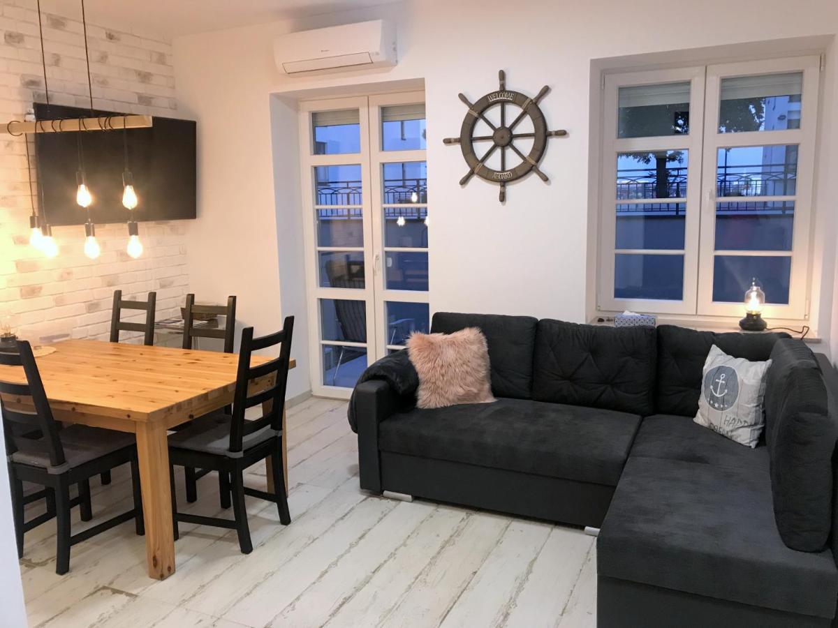Апартаменты Apartament "Pod Dwiema Sowami" Свиноуйсьце Экстерьер фото